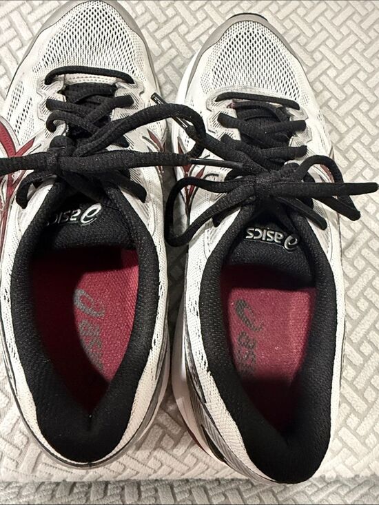 ASICS GT-1000 Performance Running Shoe Glacier Gray Pomegranate Black Size 7.5